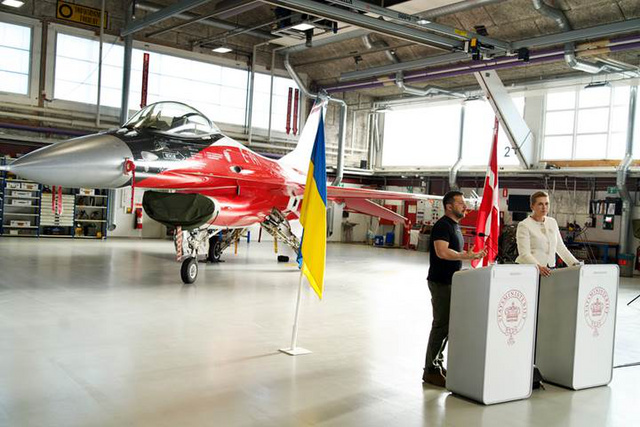 Tanska_F16_Zelensky