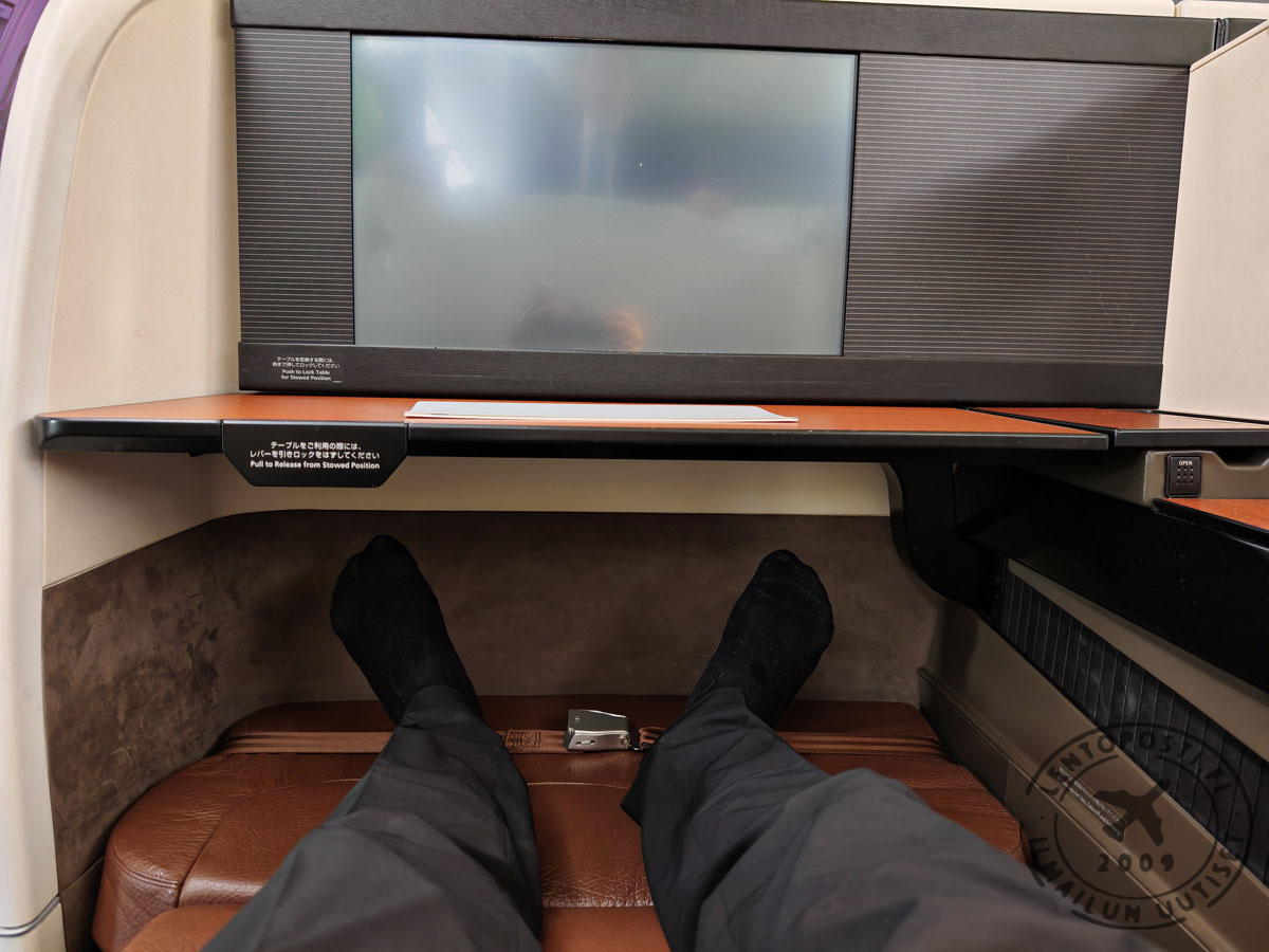 JAL_777_1st_lieflat_2