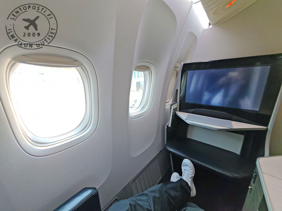 JAL_777_B_ikkunapaikka_2