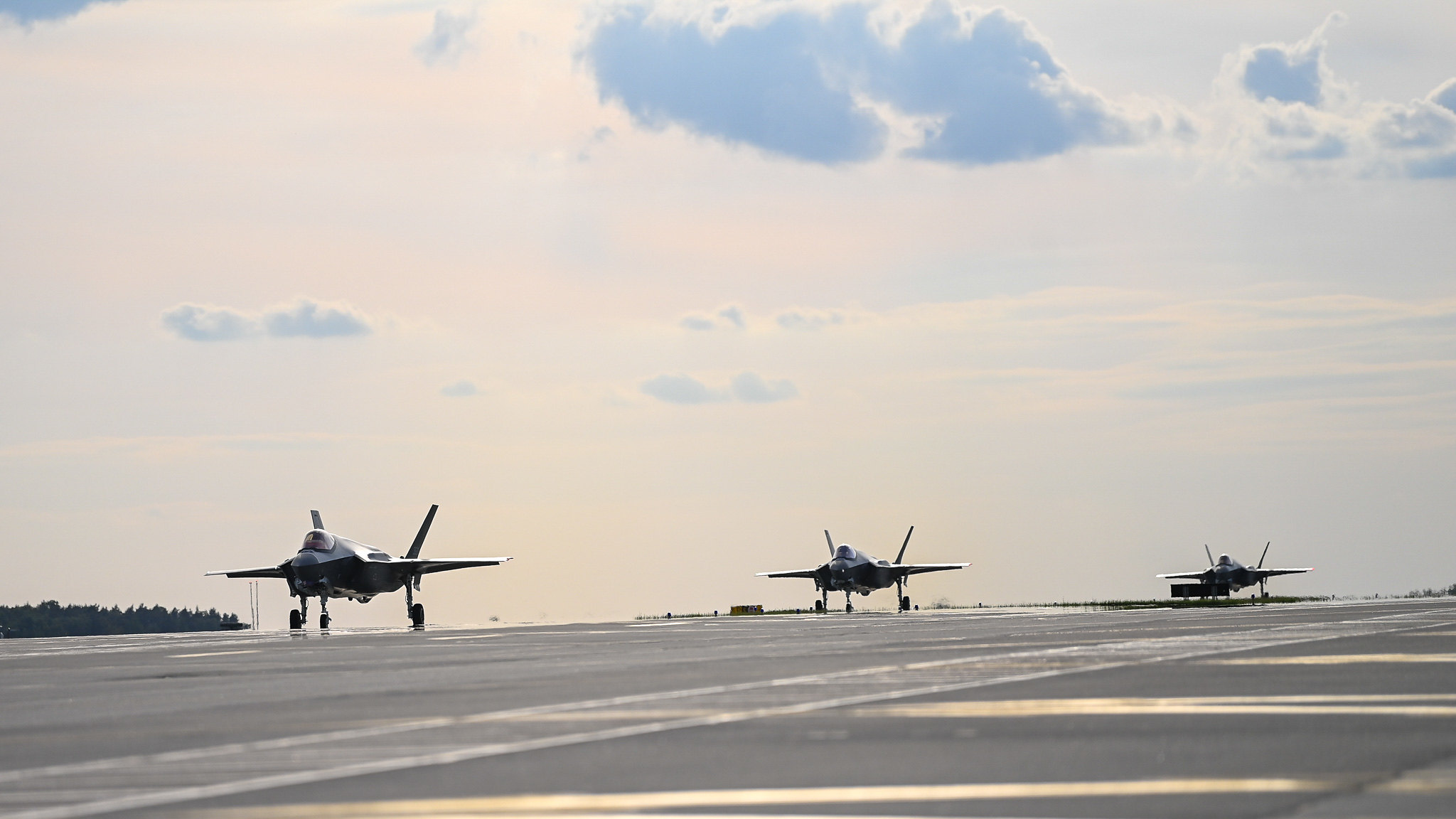 F35PL_taxi