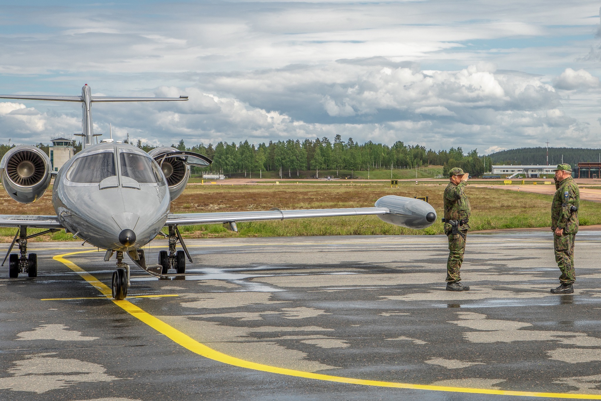LJ1_luovutus_ilmavoimat