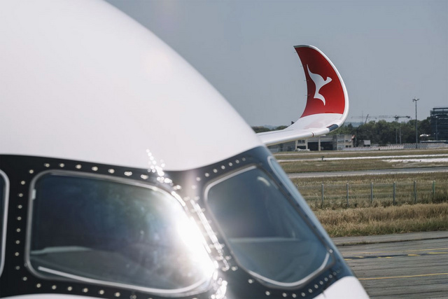 QF_A350KULR_2