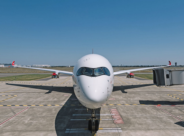QF_A350KULR_4