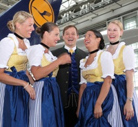 lederhosen2_lufthansa