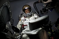 stratos2net_redbull