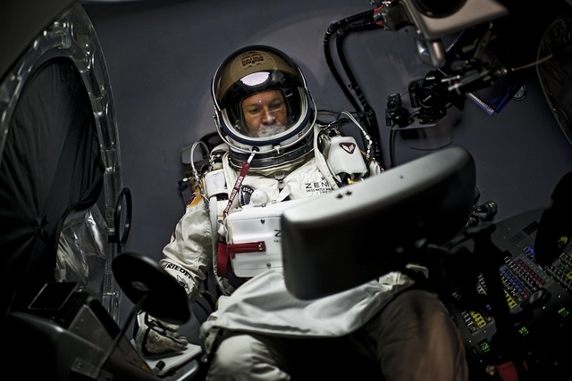 stratos2net_redbull