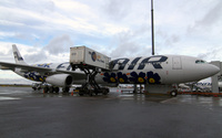 Finnairin ja Marimekon yhteistyön tuloksena taivailla lentää unikko-kuosinen Airbus A340 OH-LQD. Unikko_6