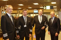 A350_HEL_ARR_crew