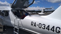 Kulku kahdeksanpaikkaiseen AeroVolga LA-8 -koneeseen on rungon yläpuolisen luukun kautta.