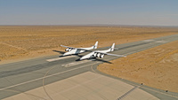 Stratolaunch_kiitotiella