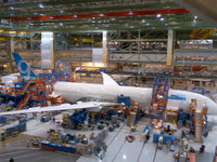 Boeing_787_9_assembly_1