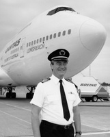 Qantas_Boeing747_MasseyGreene