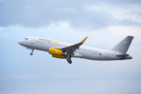 Vueling_A320_Vueling_take_off