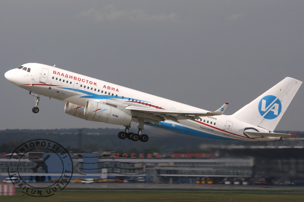 Vladivostok Air Tupolev TU-204