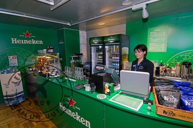 HeinekenBar_1