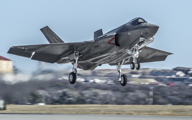 f-35C_firstproduction_net_lockheedmartin