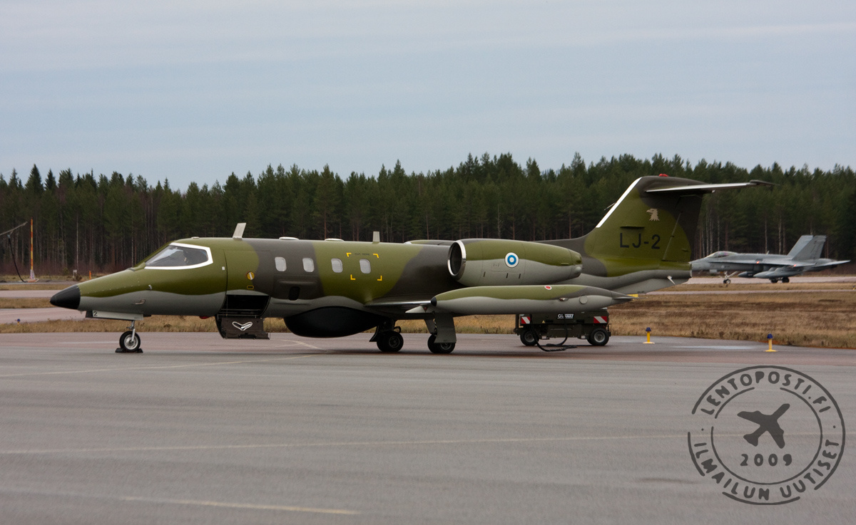 Learjet_35_2