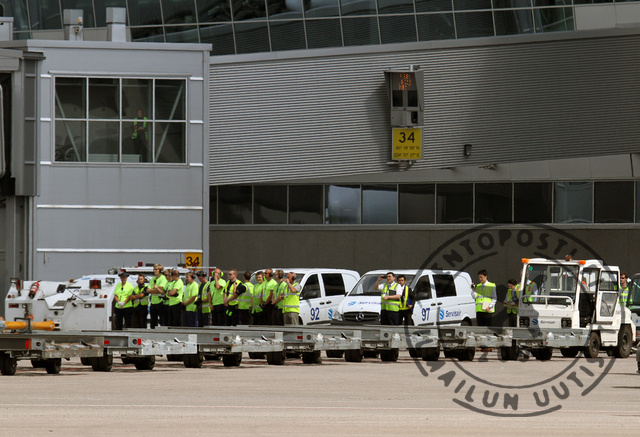 JAL_HK_gatearrival_1