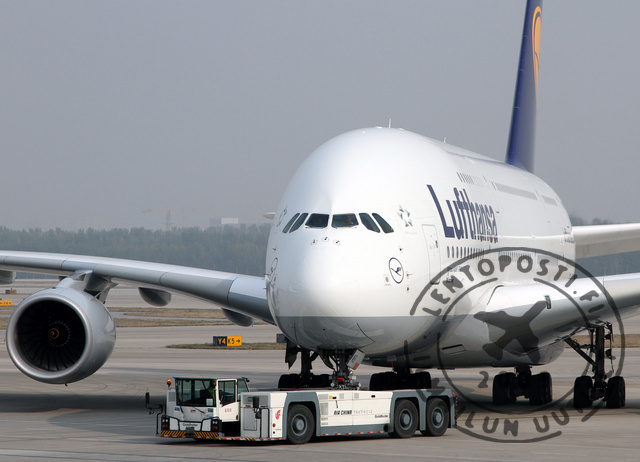 Lufthansa_A380_push
