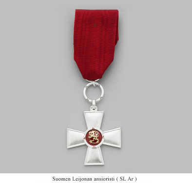 Ansiomerkki_Suomen_Leijonan_ansioristi_1