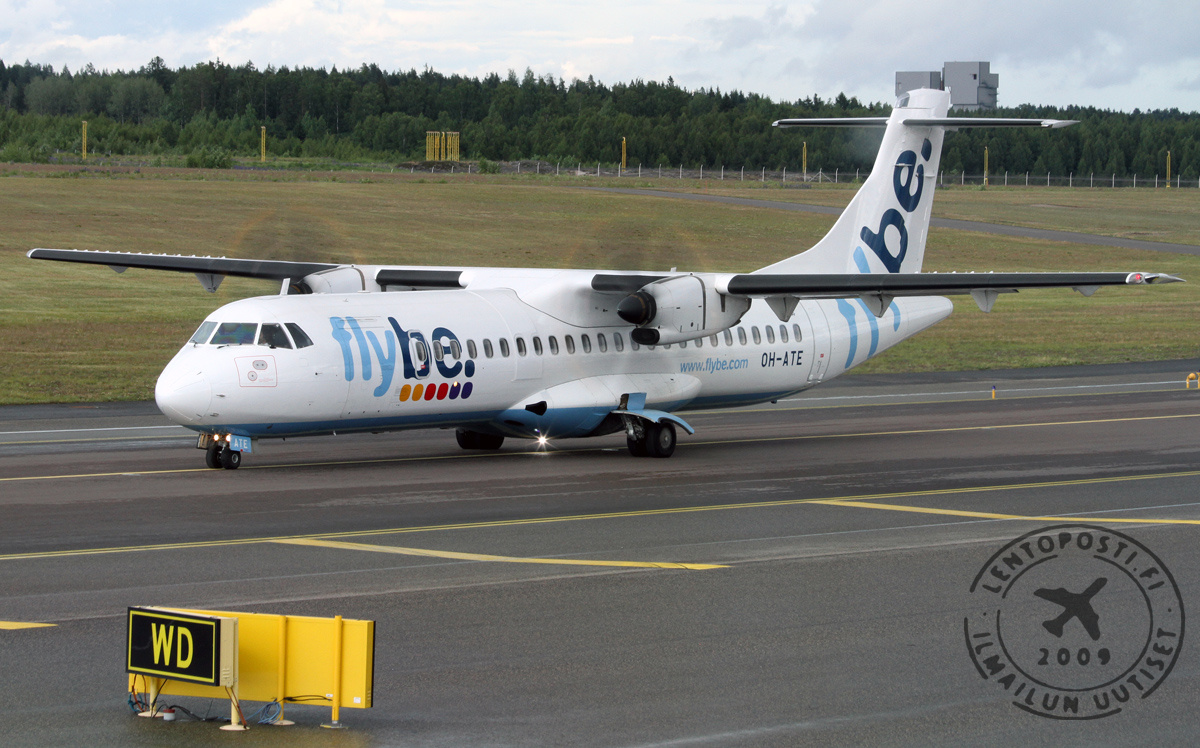 Flybe_ATR_taxi