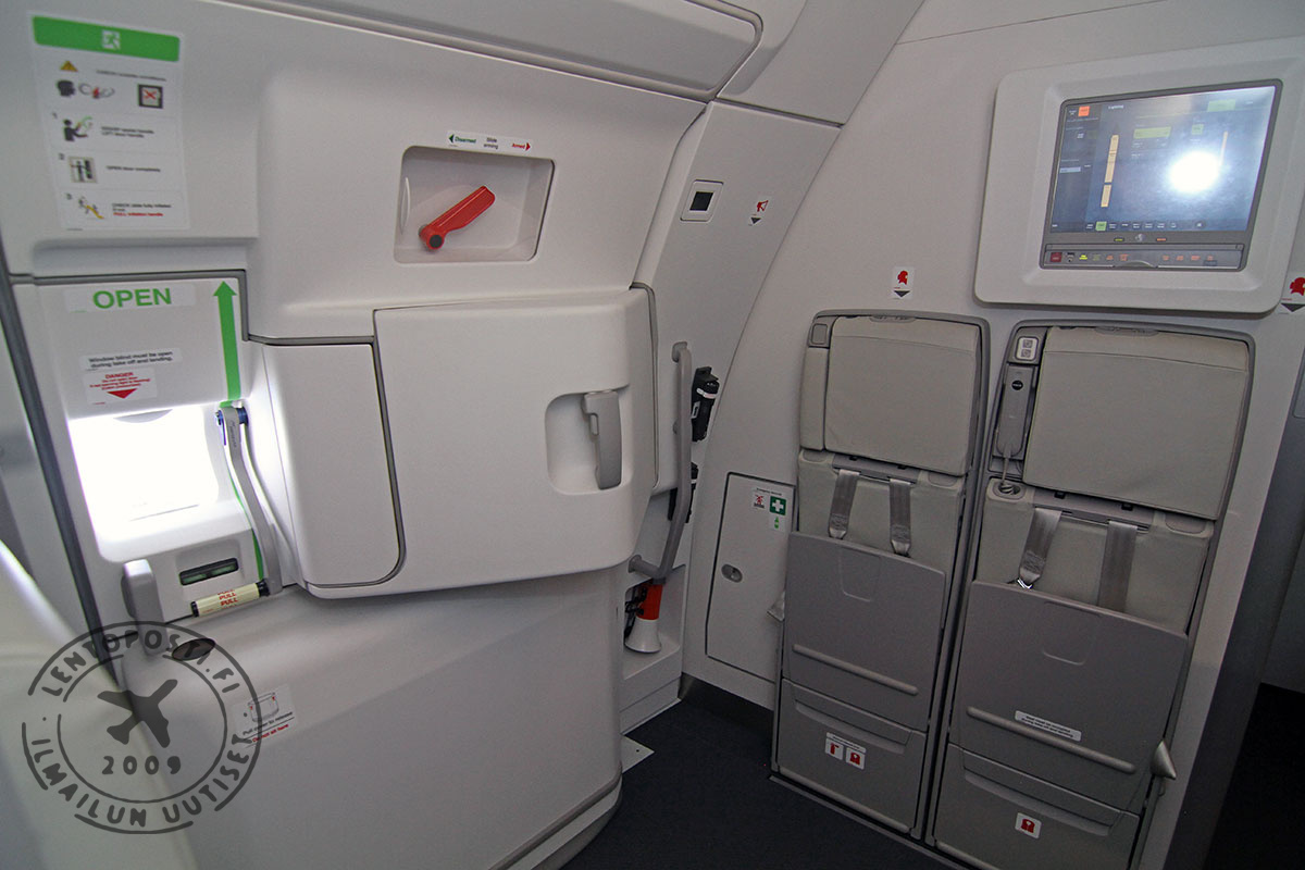 A350_FLT_L1door