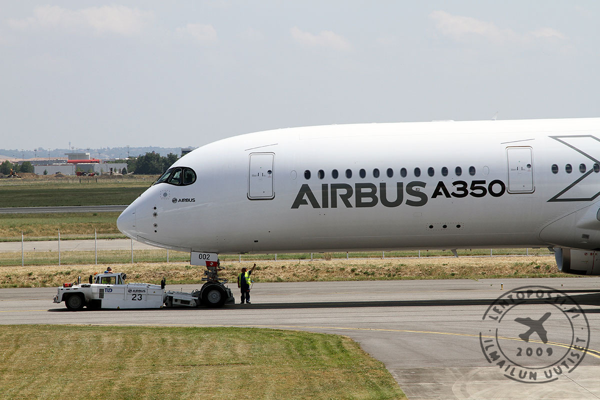 A350_FLT_tow_1