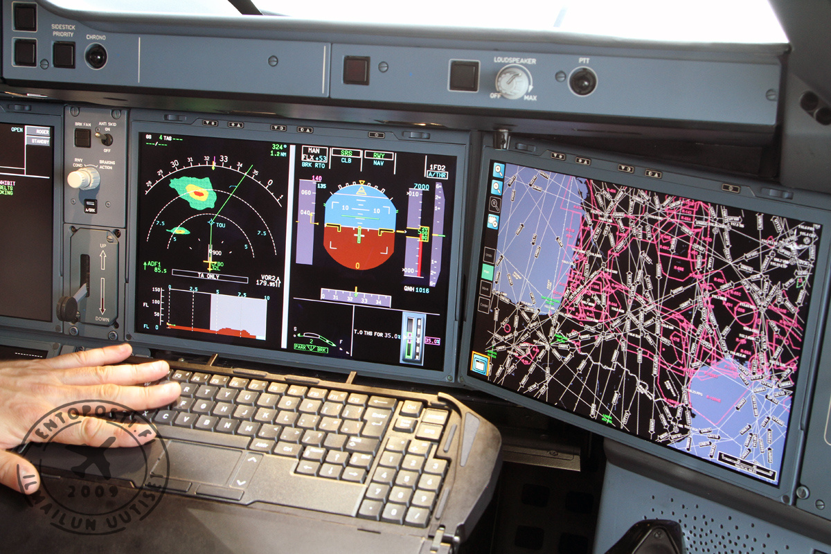 A350_ohjaamo_screens_closeup1