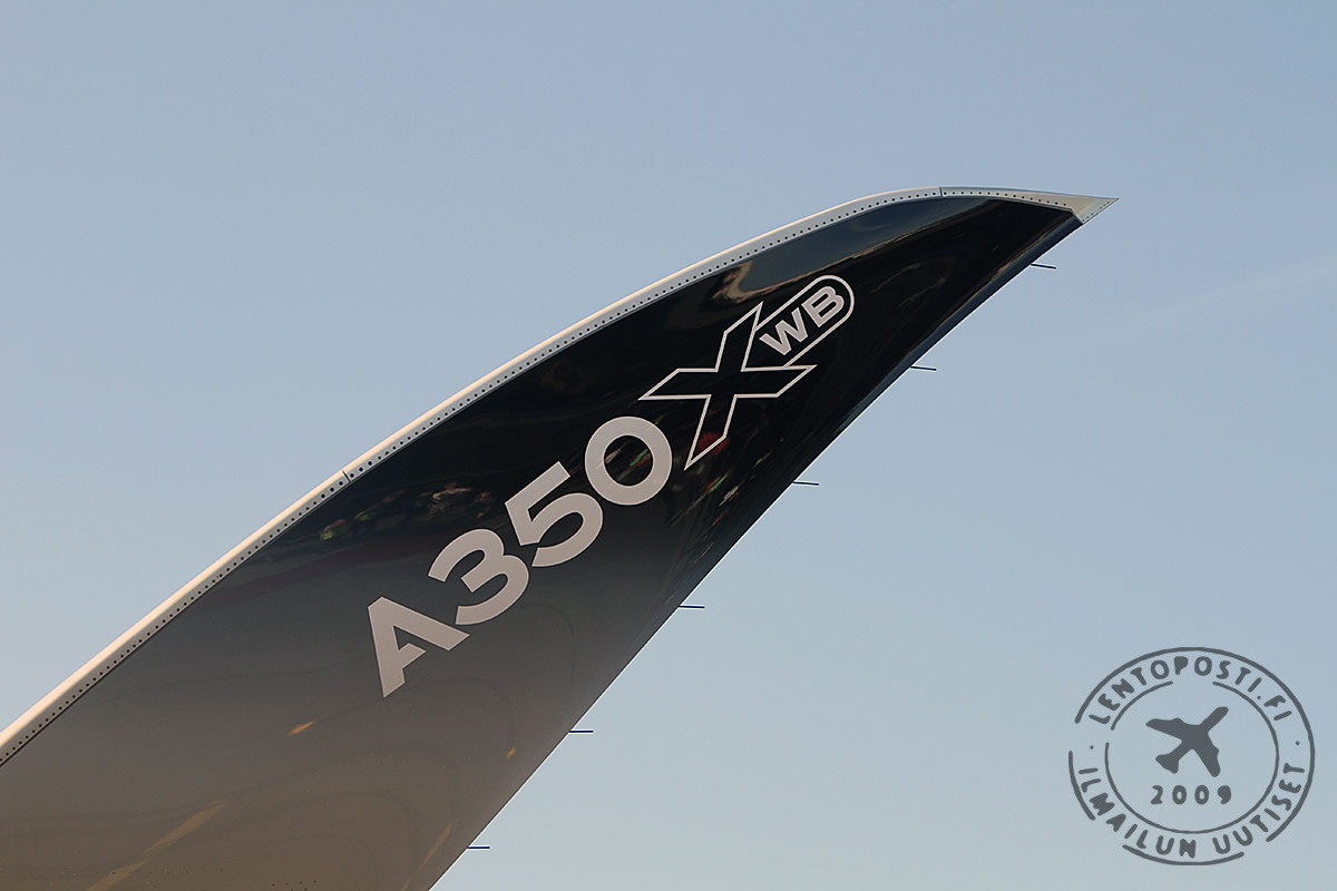 A350_HEL_close_2