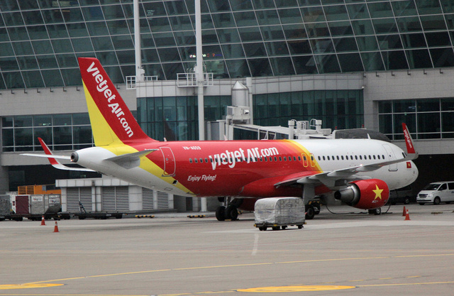 Vietjetair_A320_3