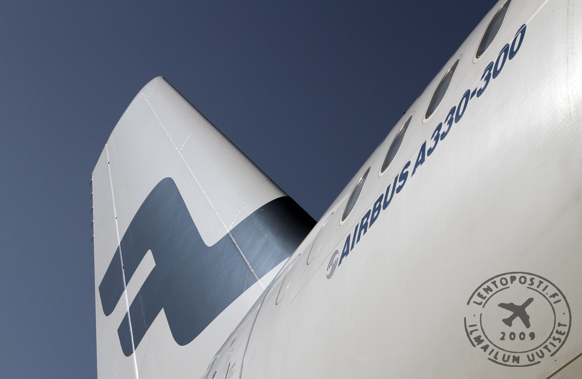 A330_tail_close