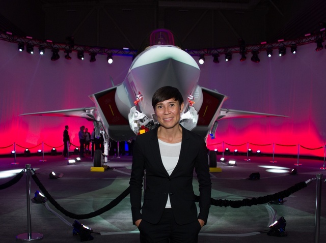 F35_MinisterSoreideandAM1_net_lockheedmartin