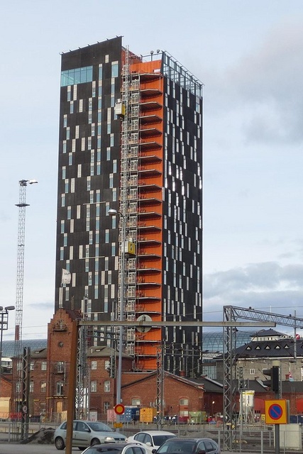 Tornihotelli_tampere_wikimedia_auliseskola