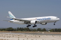 Boeing_777-212(ER)_EuroAtlantic_Airways_wikimedia_PedroAragão