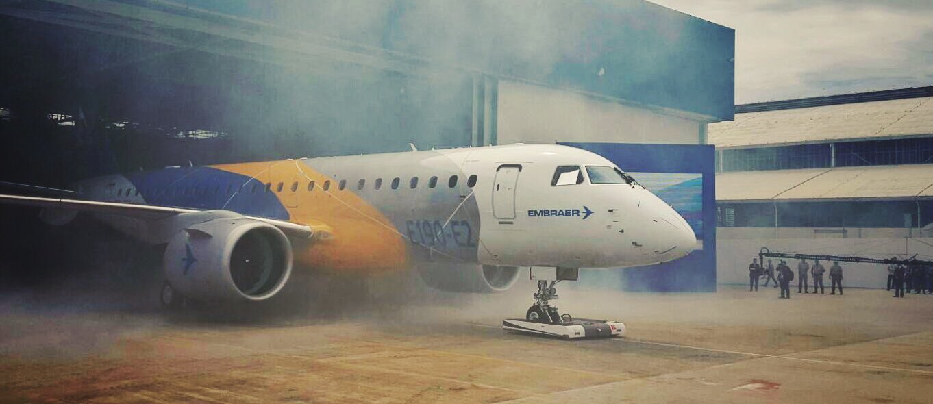 Embraer_E190_E2_rollout_1