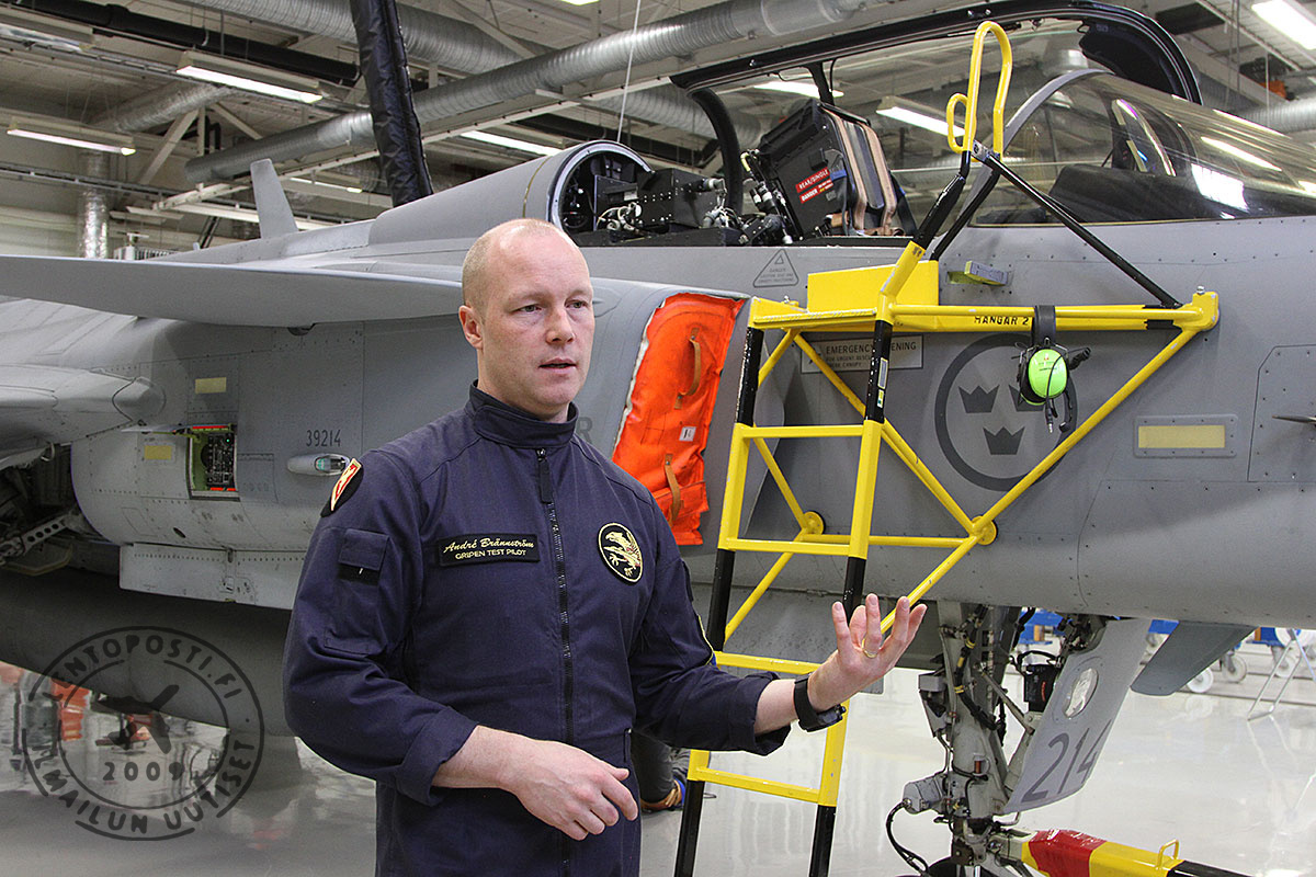 GripenE_testpilot_close