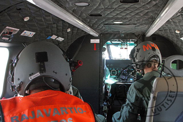 Raja_lento_H215_lennolla_inside_1