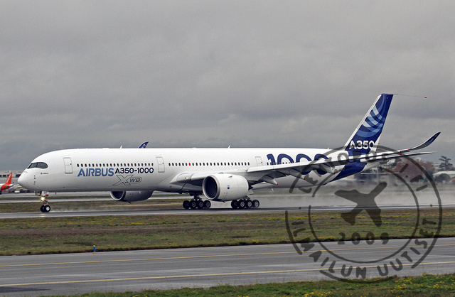 FF_A350_1000_roll_side