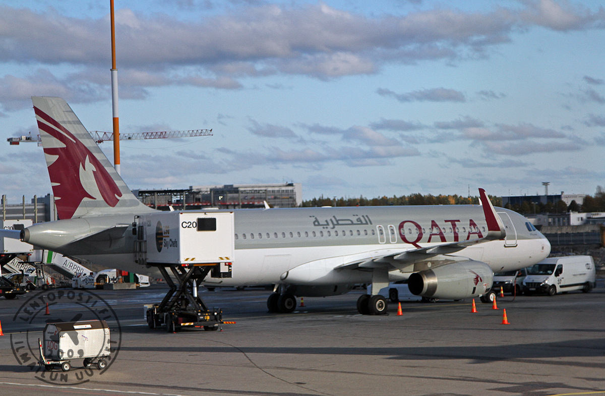 Qatar_A320_Hel