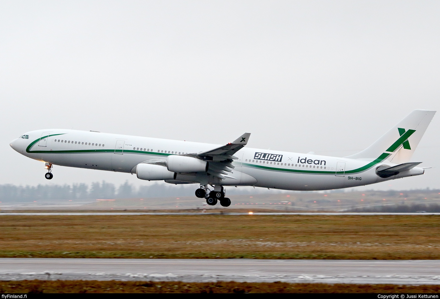 slush_airbus_a340_AirXCharter_1171_jkettunen
