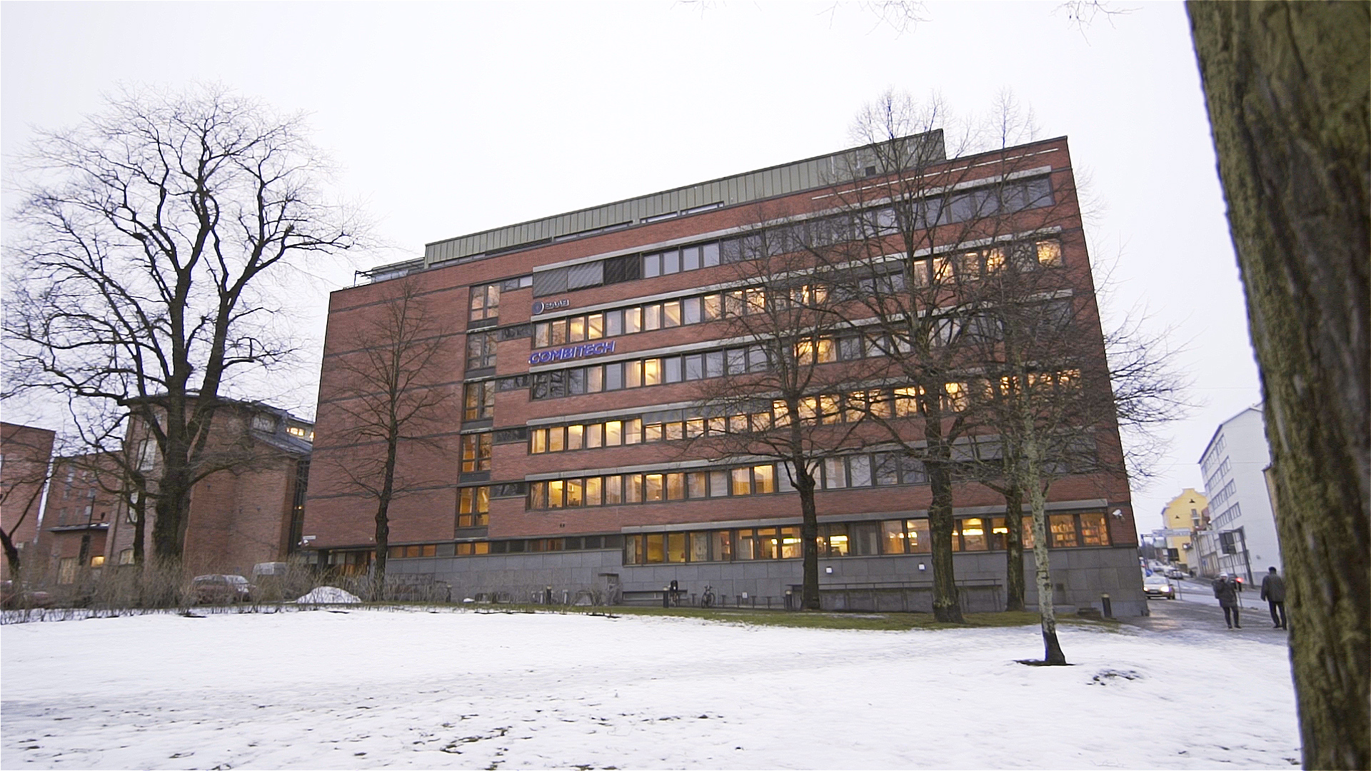 ulkoa laaja 
