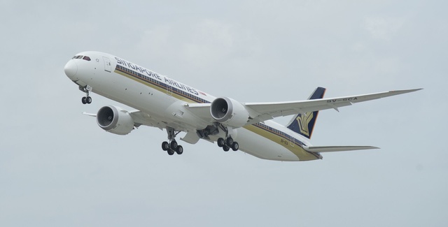 SIA_787-10_flight