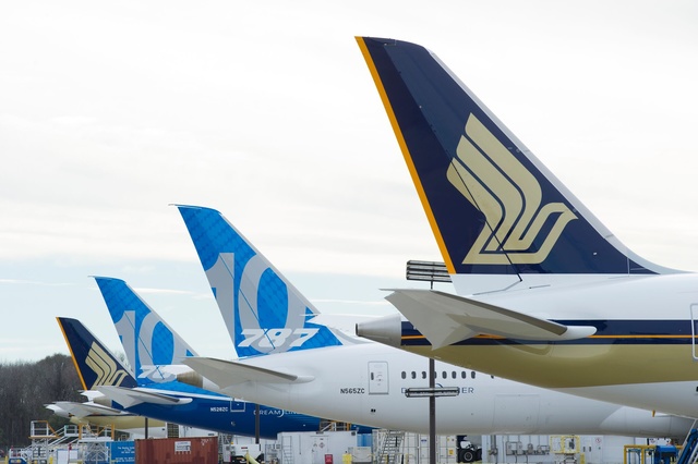 SIA_787-10_tails