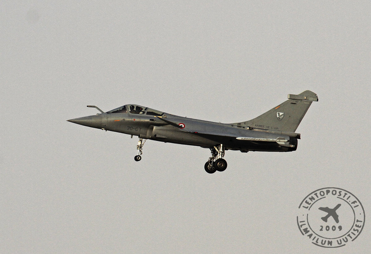Rafale_landing_1