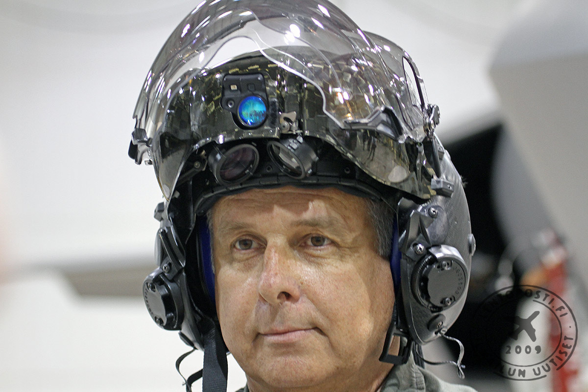 LM_DAS_kypara_ja_lentaja