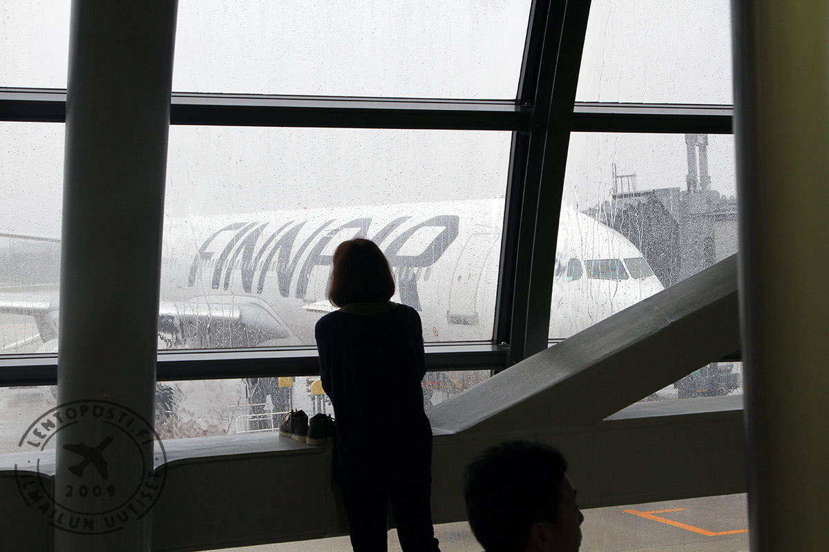 Finnair_laajarunko_osakassa