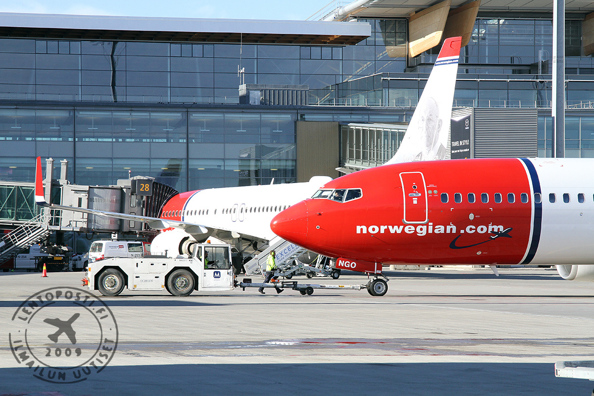 Norwegian_737_nose_1