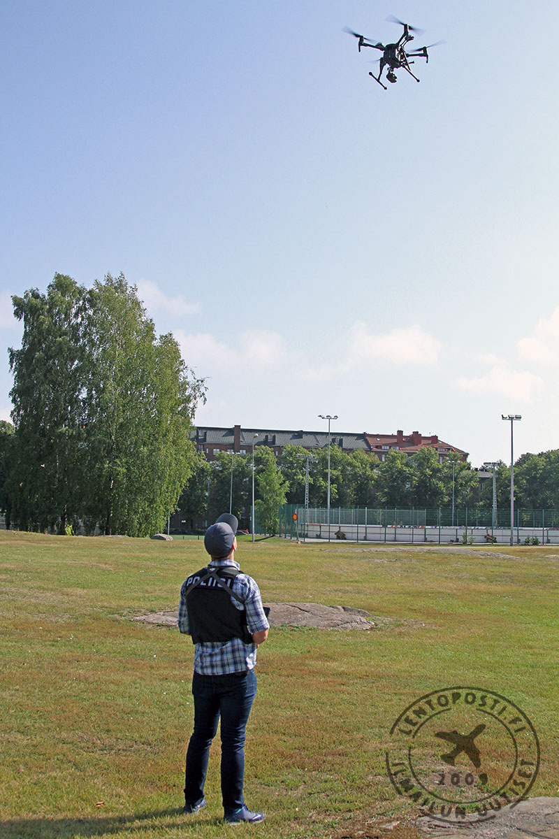 Poliisi_Matrice_lentaa