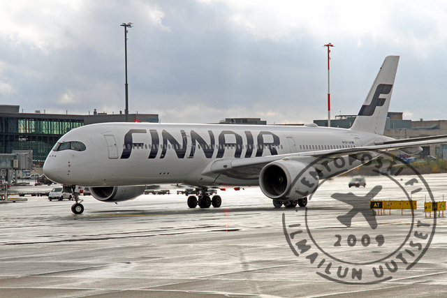 Finnair_A350_taxi