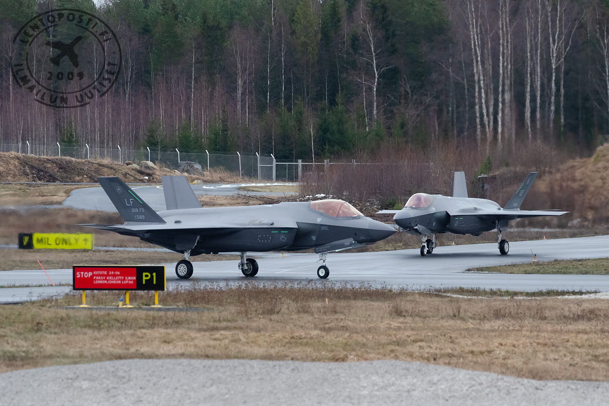 F-35_lineup_110220
